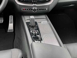 Volvo  R Design AWD B4 Diesel EU6d Allrad StandHZG AHK Navi digitales Cockpit Memory Si